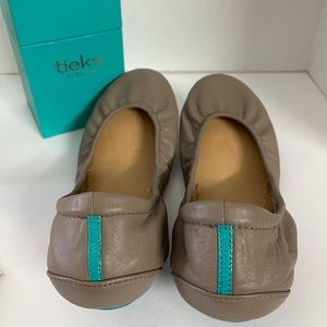 tieks taupe
